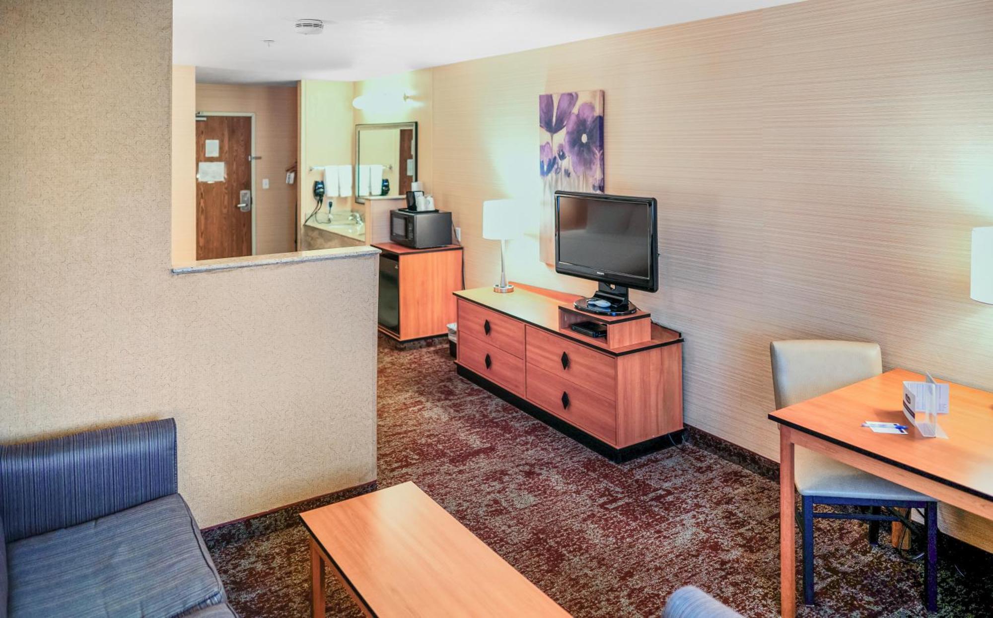 Crystal Inn Hotel & Suites - Midvalley Murray Exteriör bild